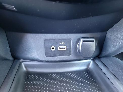 Used 2018 Nissan Rogue SV FWD image 22
