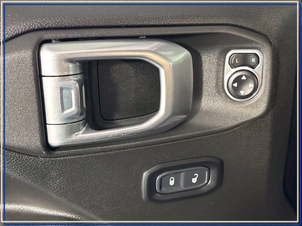 Used 2022 Jeep Wrangler Sport AWD/4WD image 35