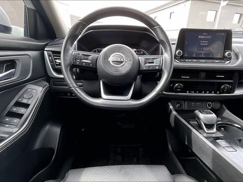 Used 2024 Nissan Rogue SV w/ SV Premium Package image 6