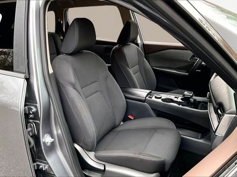 Used 2023 Nissan Rogue S image 21