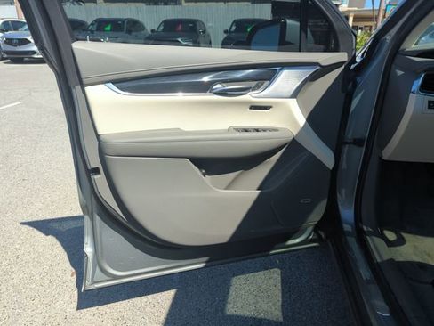 Used 2023 Cadillac XT6 Premium Luxury w/ Technology Package image 17