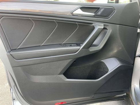 Certified 2023 Volkswagen Tiguan SE w/ Panoramic Sunroof Package FWD image 16