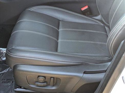 Used 2023 Land Rover Range Rover Velar R-Dynamic S image 7