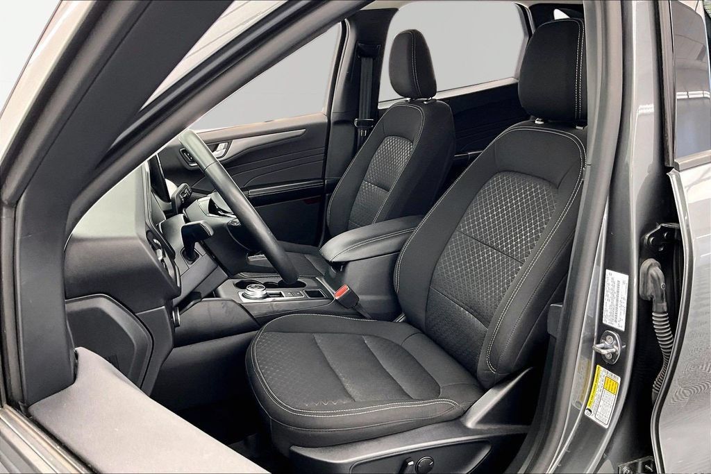 Used 2024 Ford Escape Active w/ Tech Pack #2 FWD image 25