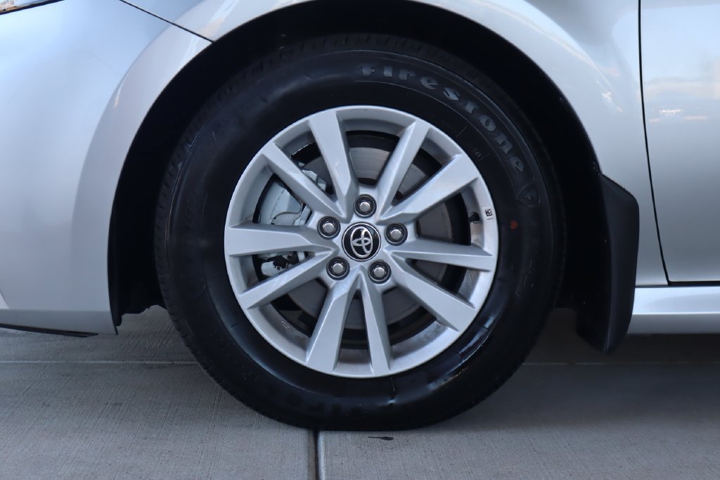 Used 2026 Toyota Camry LE FWD image 5