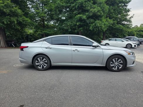 Used 2021 Nissan Altima 2.5 S FWD image 3
