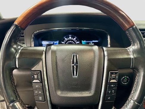 Used 2017 Lincoln Navigator L Reserve image 13