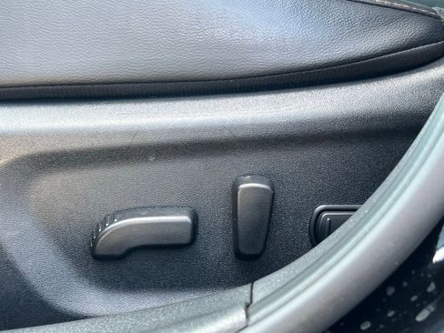 Used 2023 Nissan Sentra SR w/ SR Premium Package image 25