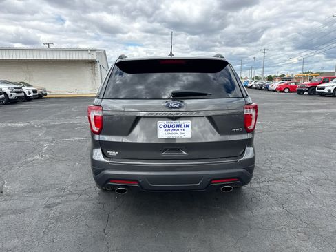 Used 2018 Ford Explorer XLT w/ Equipment Group 202A AWD/4WD image 4