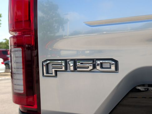 Used 2019 Ford F150 Platinum w/ Equipment Group 701A Luxury AWD/4WD image 12