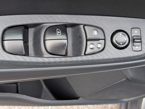 Used 2024 Nissan Sentra SV FWD image 14