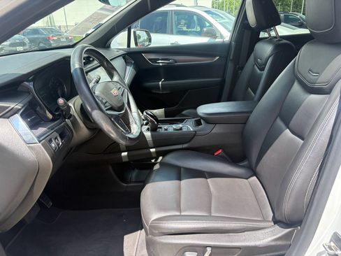 Used 2021 Cadillac XT5 Luxury w/ LPO, Floor Liner Package FWD image 10