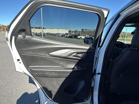 Used 2024 Chevrolet TrailBlazer RS image 22