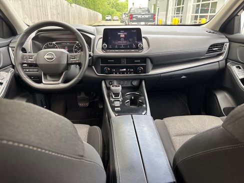 Used 2025 Nissan Rogue SV FWD image 20