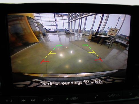 Used 2023 Nissan Rogue S image 17