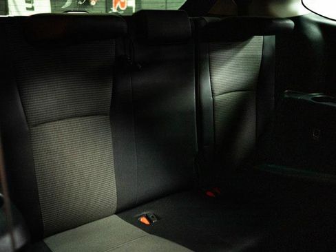 Used 2024 Toyota Highlander LE image 12