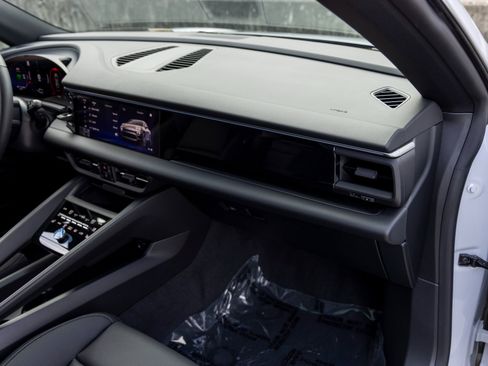 New 2025 Porsche Macan Electric image 55