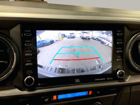 Used 2021 Toyota Tacoma TRD Off-Road w/ TRD Premium Off Road Package AWD/4WD image 27