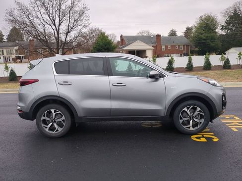 Used 2021 Kia Sportage LX w/ LX AWD Popular Package image 3