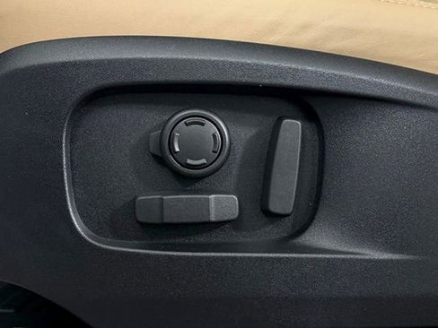 New 2026 Land Rover Defender 110 X-Dynamic SE image 24