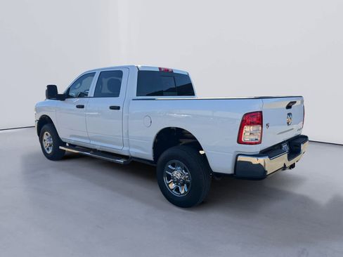Used 2024 RAM 2500 Tradesman w/ Chrome Appearance Group image 5