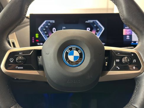 Used 2024 BMW iX xDrive50 AWD/4WD image 11
