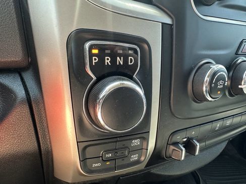 Used 2018 RAM 1500 Classic SLT AWD/4WD image 15