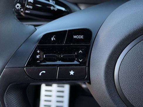 Certified 2025 Hyundai Elantra Sport image 18