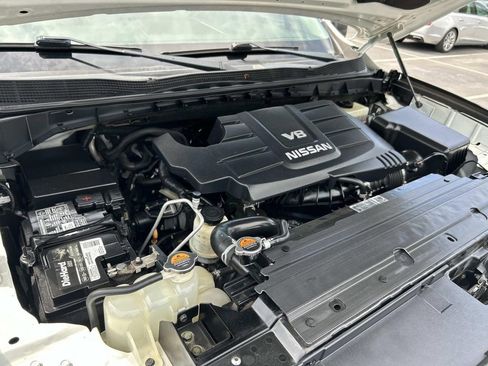 Used 2017 Nissan Titan SV AWD/4WD image 20