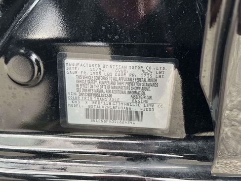 Certified 2025 Nissan Versa SR image 19