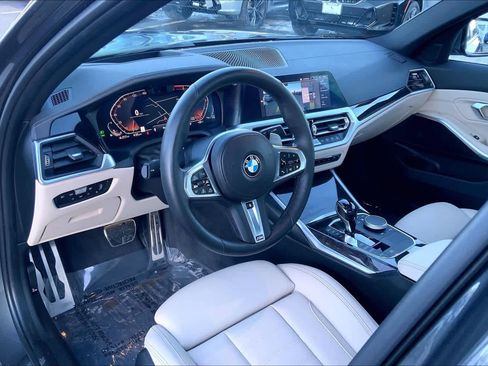 Used 2019 BMW 330i xDrive Sedan w/ M Sport Package image 18