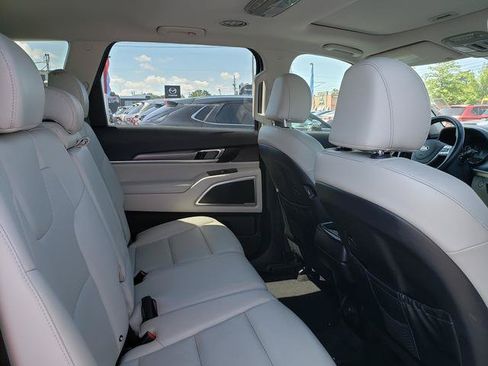 Used 2020 Kia Telluride S w/ S 8 Passenger Seating Package AWD/4WD image 17