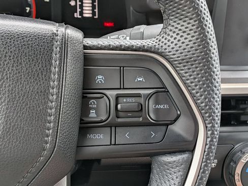 Used 2025 Toyota Tacoma SR5 AWD/4WD image 16