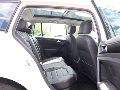 Used 2018 Volkswagen Golf SEL image 19