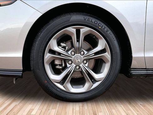 Used 2023 Honda Accord EX image 7