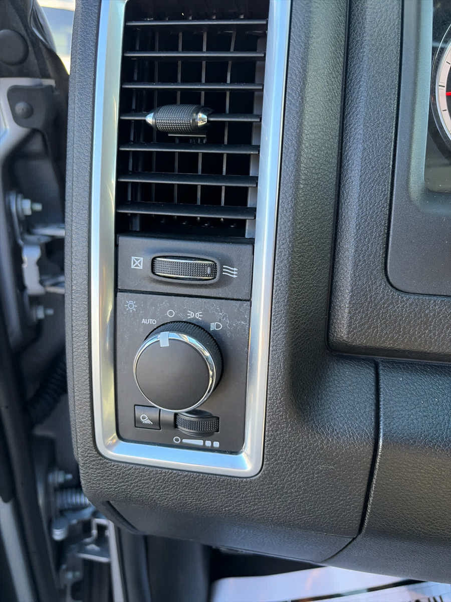 Used 2024 RAM 1500 Classic SLT AWD/4WD image 21
