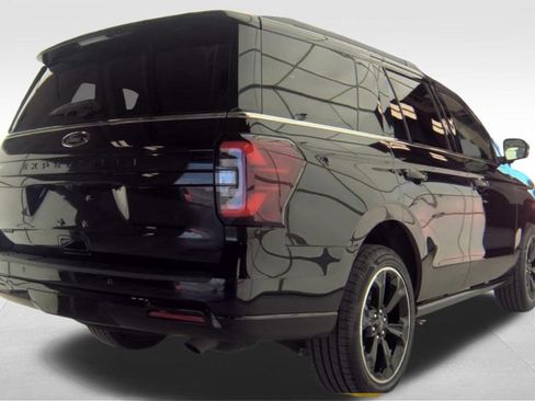 Used 2023 Ford Expedition Limited AWD/4WD image 4