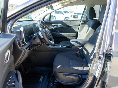 Certified 2025 Kia Sportage LX AWD/4WD image 11