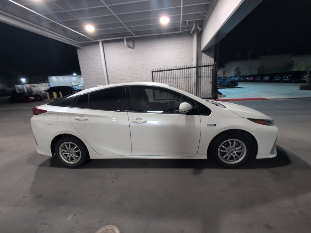 Used 2017 Toyota Prius Prime Premium w/ Carpet Mat Package FWD image 25
