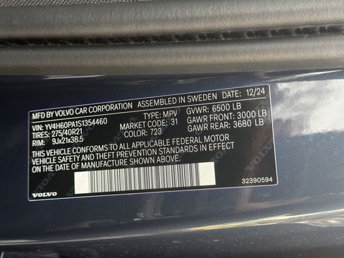 Certified 2025 Volvo XC90 T8 Core w/ Protection Package Premier image 37