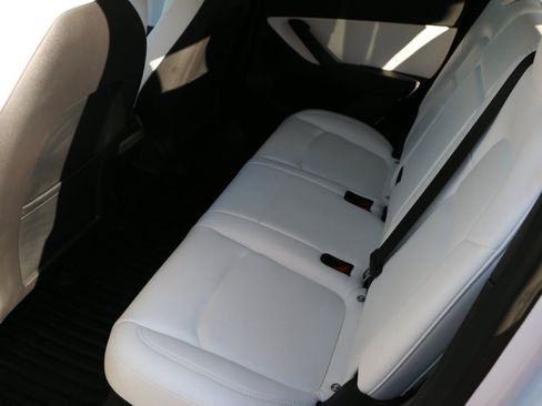 Used 2022 Tesla Model Y Performance AWD/4WD image 22