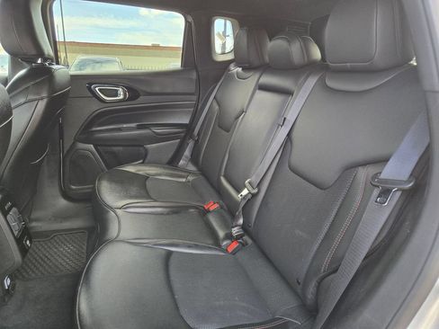Used 2025 Jeep Compass Trailhawk AWD/4WD image 24