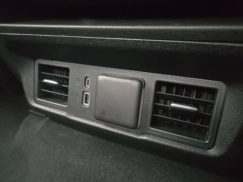 Used 2024 Chevrolet Silverado 2500 LT image 87