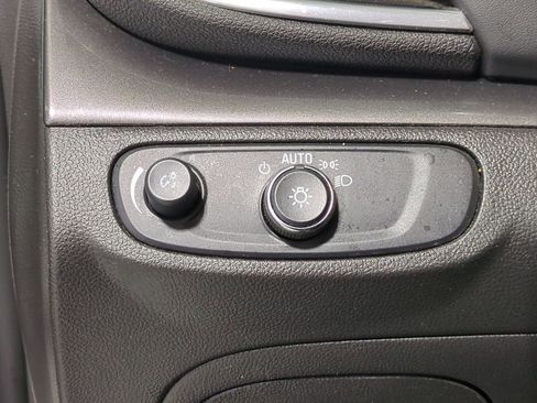 Used 2018 Buick Encore Preferred image 33