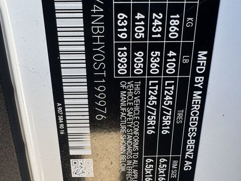 Used 2025 Mercedes-Benz Sprinter 2500 image 28