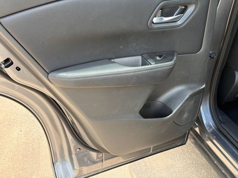 Used 2025 Nissan Rogue SV FWD image 21