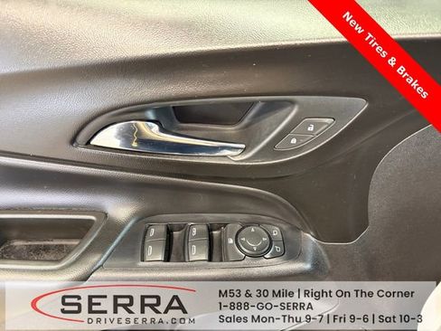 Used 2019 Chevrolet Equinox LT image 16