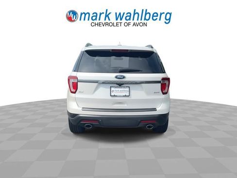 Used 2018 Ford Explorer XLT w/ Equipment Group 202A AWD/4WD image 7