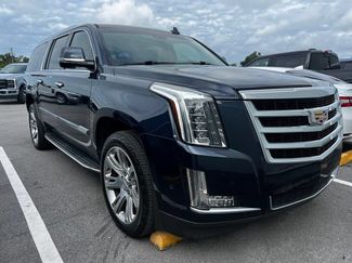 Used 2019 Cadillac Escalade ESV Luxury RWD video 1