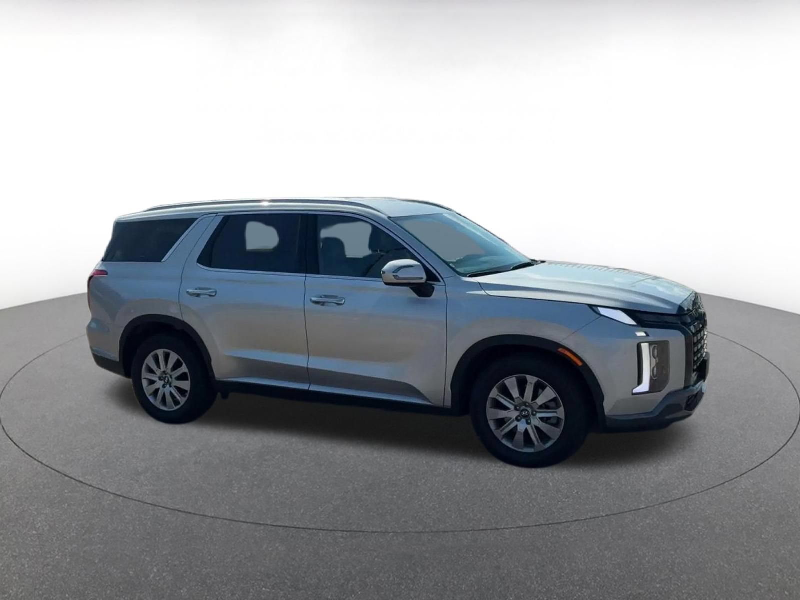 Used 2025 Hyundai Palisade SEL FWD image 2